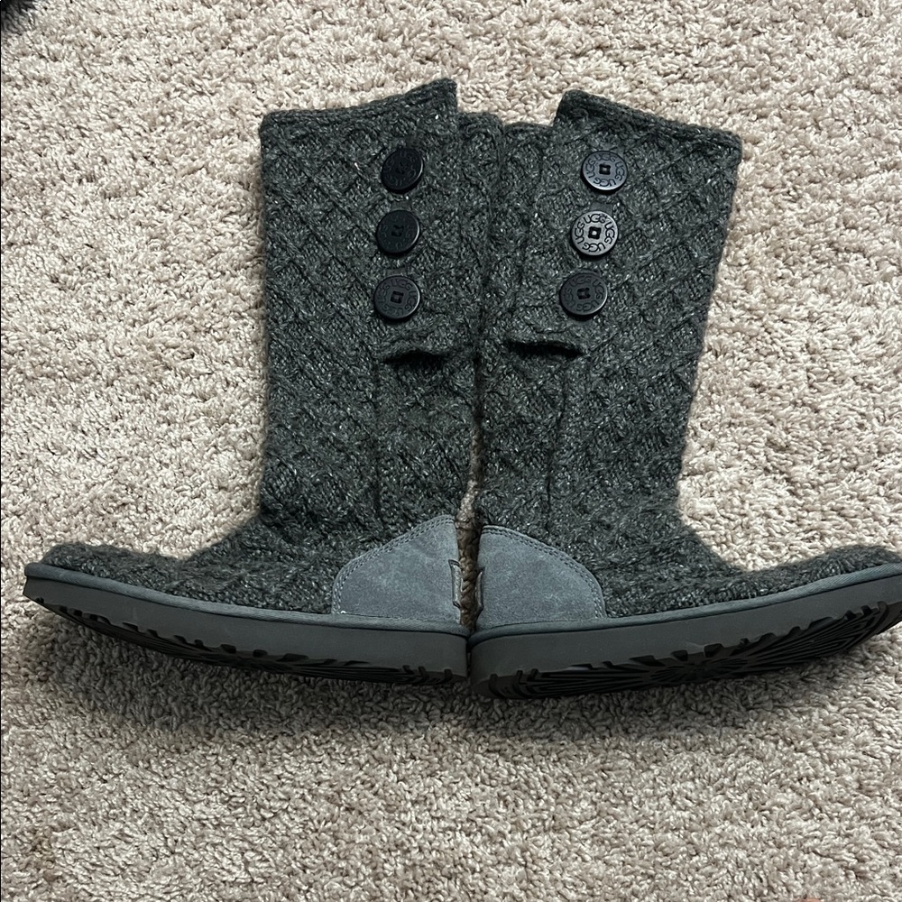 Ugg s/n 1016557 Cozy Quilted Button Knit Boot - Gray W Sz 6